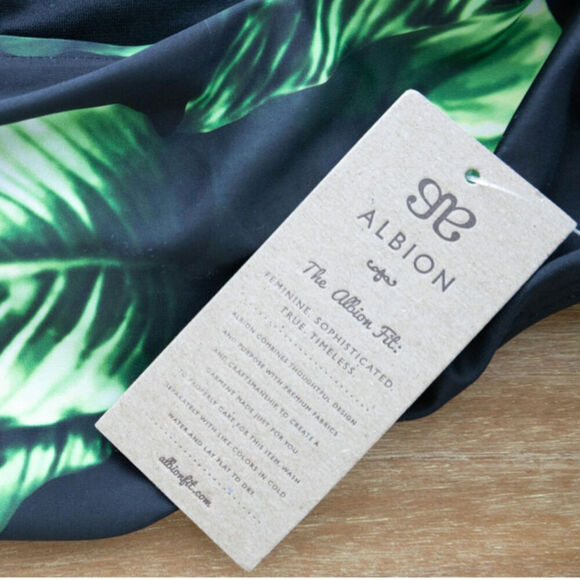 Albion Laguna Mini Bottom NWT Size Large Ladies - Picture 7 of 9